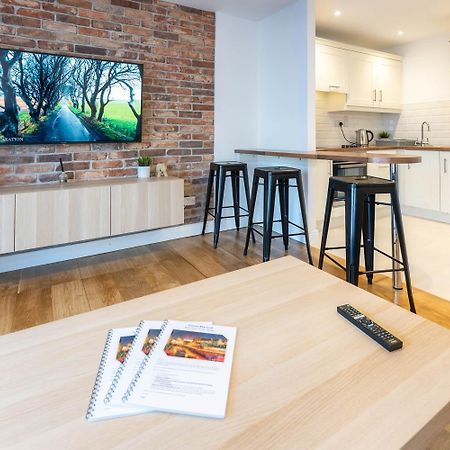 Modern Canal View Home, In City Centre, Sleeps 8 Голуэй Экстерьер фото