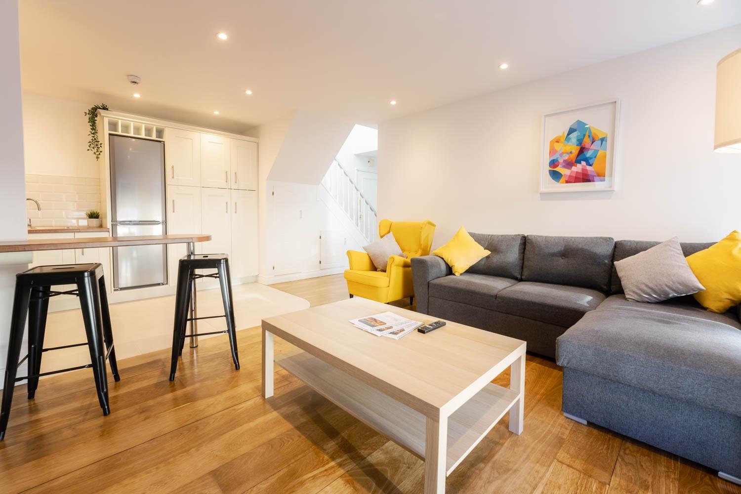 Modern Canal View Home, In City Centre, Sleeps 8 Голуэй Экстерьер фото