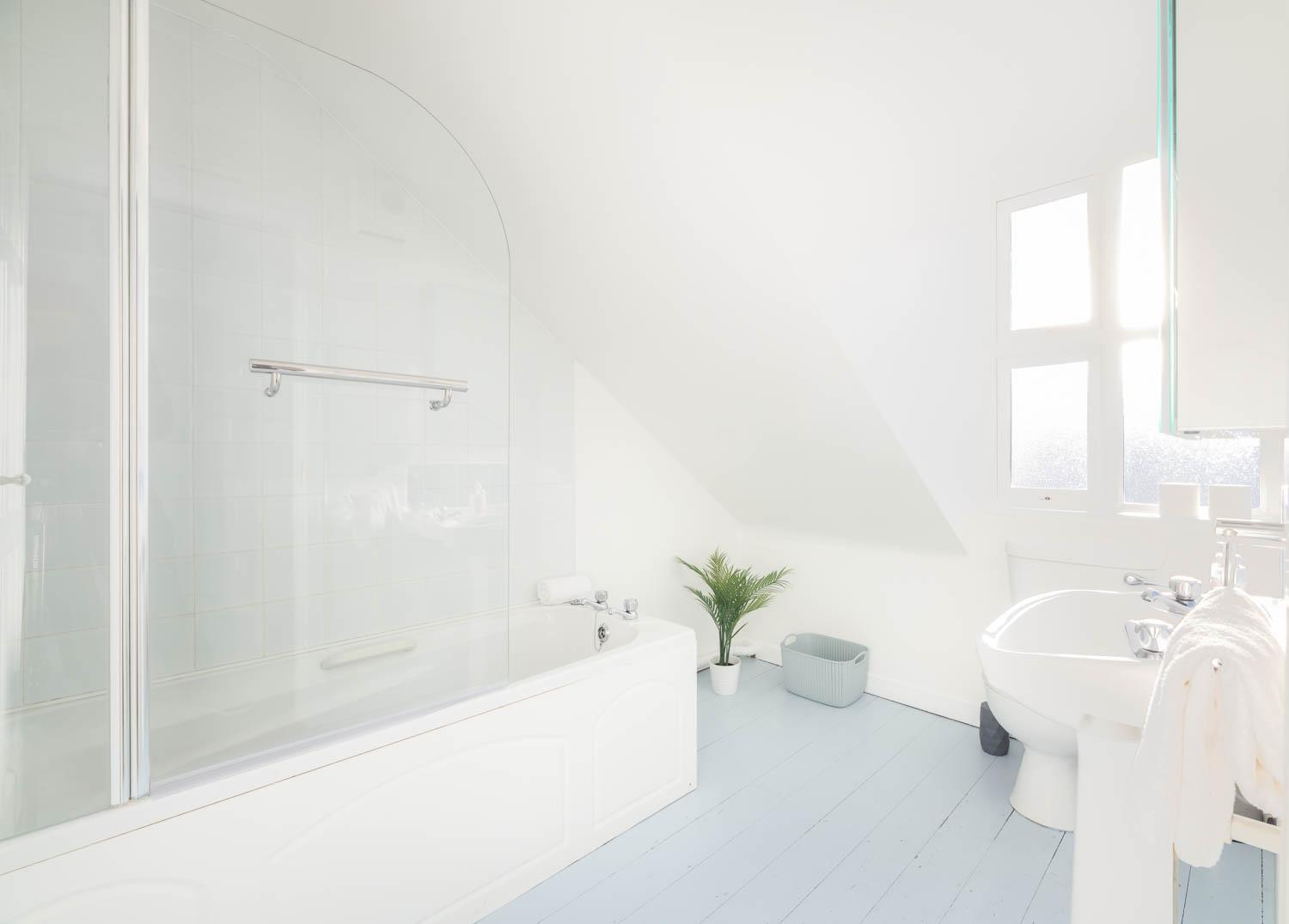 Modern Canal View Home, In City Centre, Sleeps 8 Голуэй Экстерьер фото